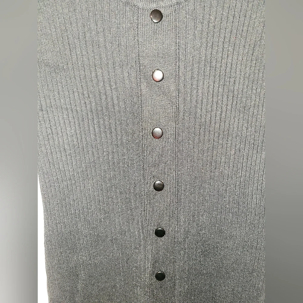 Cold Shoulder Ribbed Dress - Picture 4 of 4